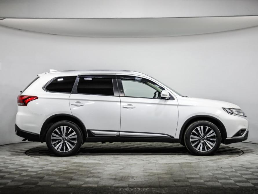 Mitsubishi Outlander III Рестайлинг 3 Санкт-Петербург  - изображение 4