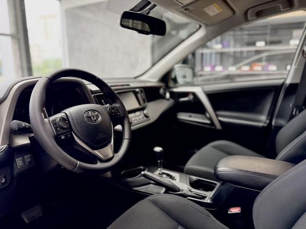 Toyota RAV4 IV (XA40) Рестайлинг с пробегом 2017 года, цена 2 125 000 рублей, 140863 км, внедорожник, Автокод Объявления
