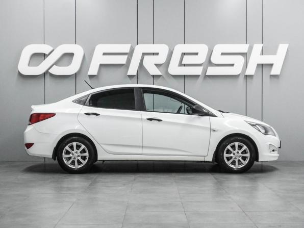 Hyundai Solaris I Рестайлинг с пробегом 2015 года, цена 849 000 рублей, 185218 км, седан, Автокод Объявления