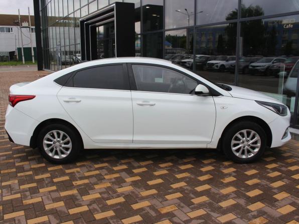 Hyundai Solaris II с пробегом 2018 года, цена 1 150 000 рублей, 120997 км, седан, Автокод Объявления