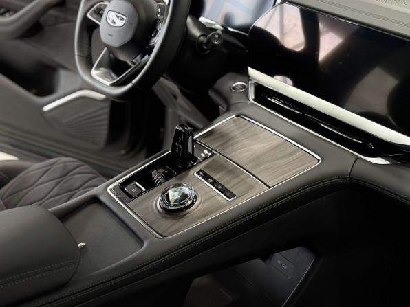 Geely Monjaro I с пробегом 2025 года, цена 4 350 000 рублей, 1600 км, внедорожник, Автокод Объявления