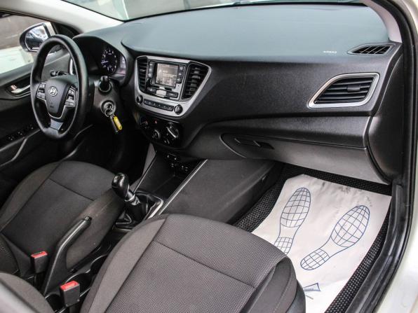 Hyundai Solaris II с пробегом 2018 года, цена 1 069 000 рублей, 162784 км, седан, Автокод Объявления