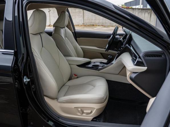 Toyota Camry VIII (XV70) Рестайлинг с пробегом 2021 года, цена 2 850 000 рублей, 68297 км, седан, Автокод Объявления