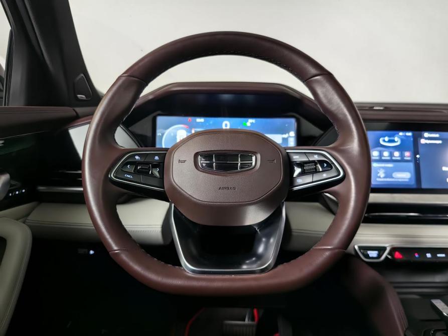 Geely Monjaro I Москва  - изображение 13