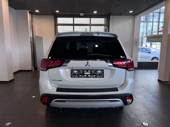 Mitsubishi Outlander III Рестайлинг 3 с пробегом 2022 года, цена 2 990 000 рублей, 46782 км, внедорожник, Автокод Объявления