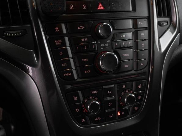 Opel Astra J Рестайлинг с пробегом 2012 года, цена 749 000 рублей, 186421 км, седан, Автокод Объявления