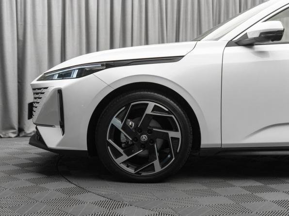 Changan Lamore с пробегом 2023 года, цена 2 120 000 рублей, 22060 км, седан, Автокод Объявления