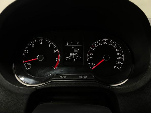 Volkswagen Polo V Рестайлинг с пробегом 2018 года, цена 1 100 000 рублей, 99000 км, седан, Автокод Объявления