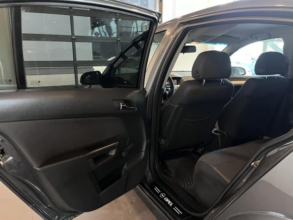 Opel Astra H Рестайлинг с пробегом 2008 года, цена 362 000 рублей, 301085 км, седан, Автокод Объявления