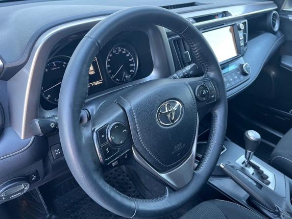 Toyota RAV4 IV (XA40) Рестайлинг с пробегом 2018 года, цена 2 790 000 рублей, 115980 км, внедорожник, Автокод Объявления
