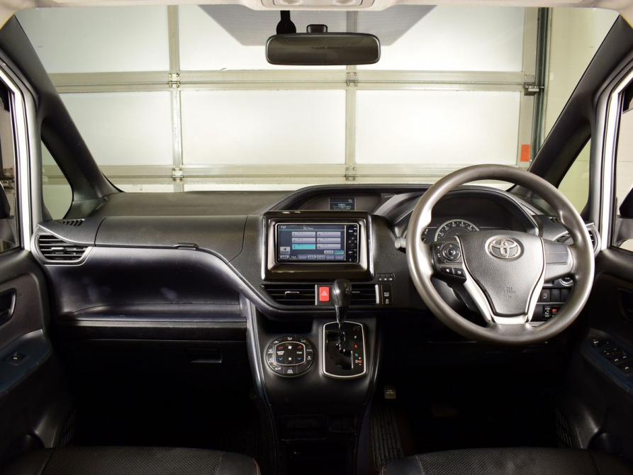 Toyota Voxy III (R80) Кемерово  - изображение 7