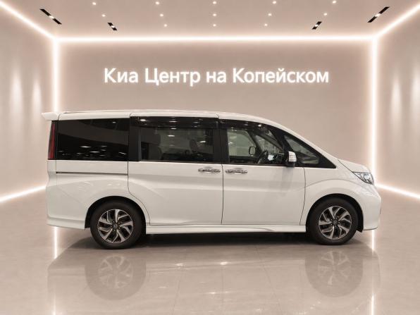 Honda Stepwgn V с пробегом 2016 года, цена 1 849 900 рублей, 145000 км, минивэн, Автокод Объявления