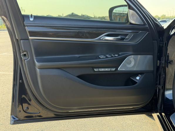 BMW 7 серии VI (G11/G12) с пробегом 2016 года, цена 3 700 000 рублей, 162689 км, седан, Автокод Объявления