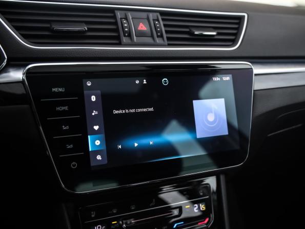 Skoda Superb III Рестайлинг с пробегом 2023 года, цена 3 199 000 рублей, 99410 км, лифтбек, Автокод Объявления