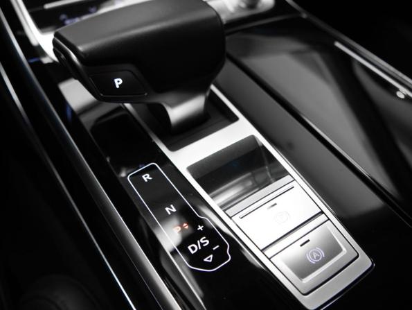 Audi A8 IV (D5) с пробегом 2018 года, цена 4 750 000 рублей, 128204 км, седан, Автокод Объявления