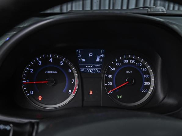 Hyundai Solaris I с пробегом 2013 года, цена 899 000 рублей, 177237 км, седан, Автокод Объявления