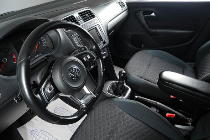 Volkswagen Polo V Рестайлинг с пробегом 2020 года, цена 1 159 000 рублей, 119600 км, седан, Автокод Объявления