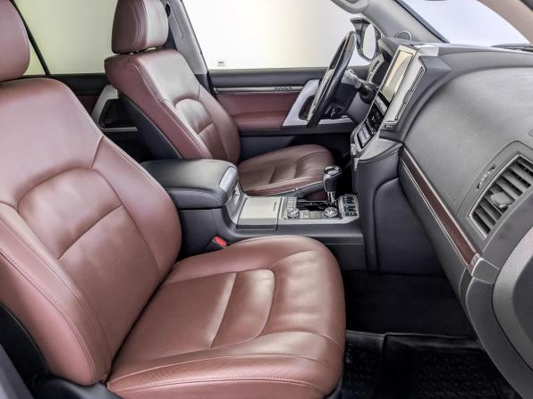 Toyota Land Cruiser 200 Series Рестайлинг 2 с пробегом 2016 года, цена 6 900 000 рублей, 74780 км, внедорожник, Автокод Объявления