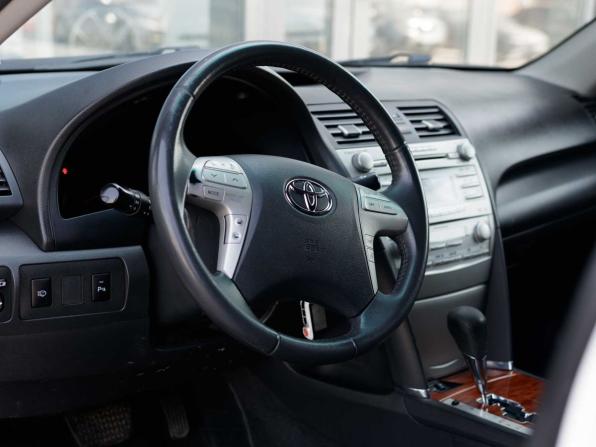 Toyota Camry VI (XV40) Рестайлинг с пробегом 2010 года, цена 1 240 000 рублей, 209437 км, седан, Автокод Объявления