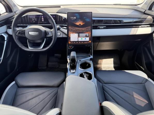 Geely Atlas II с пробегом 2024 года, цена 2 950 000 рублей, 26957 км, внедорожник, Автокод Объявления