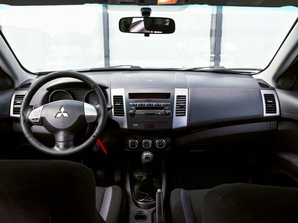 Mitsubishi Outlander II Рестайлинг с пробегом 2011 года, цена 989 000 рублей, 255825 км, внедорожник, Автокод Объявления