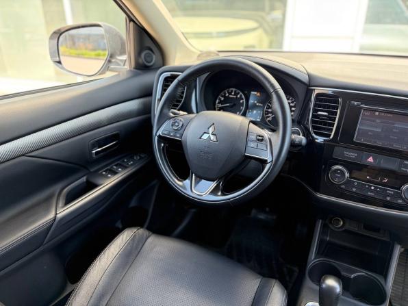 Mitsubishi Outlander III Рестайлинг 2 с пробегом 2015 года, цена 1 745 000 рублей, 110000 км, внедорожник, Автокод Объявления