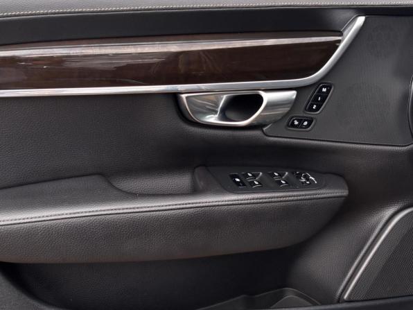 Volvo S90 II с пробегом 2018 года, цена 2 570 000 рублей, 116905 км, седан, Автокод Объявления