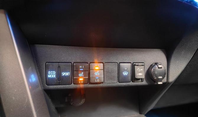 Toyota RAV4 IV (XA40) Рестайлинг с пробегом 2019 года, цена 2 848 000 рублей, 71104 км, внедорожник, Автокод Объявления