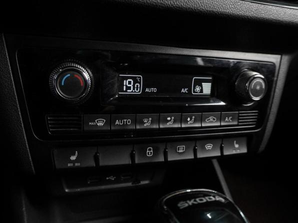 Skoda Rapid II с пробегом 2021 года, цена 1 398 000 рублей, 159580 км, лифтбек, Автокод Объявления