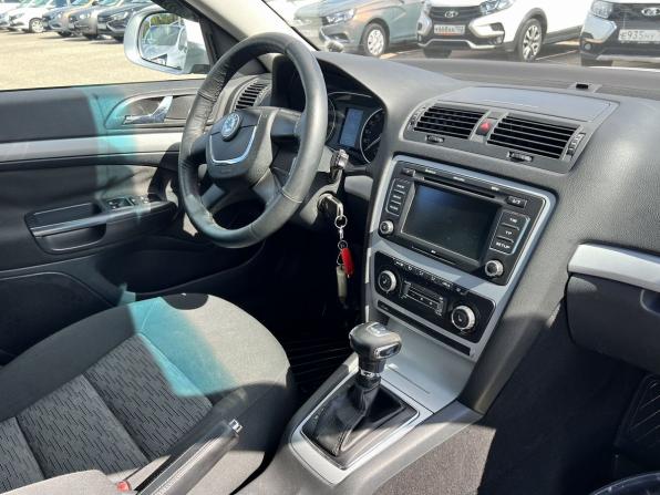 Skoda Octavia II (A5) Рестайлинг с пробегом 2011 года, цена 650 000 рублей, 183320 км, лифтбек, Автокод Объявления