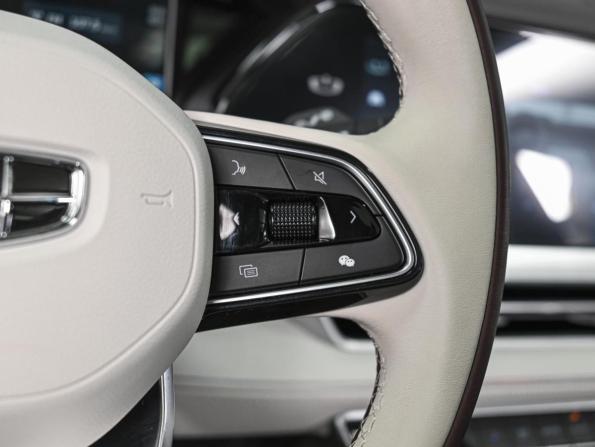 Geely Monjaro I с пробегом 2023 года, цена 3 484 000 рублей, 1931 км, внедорожник, Автокод Объявления