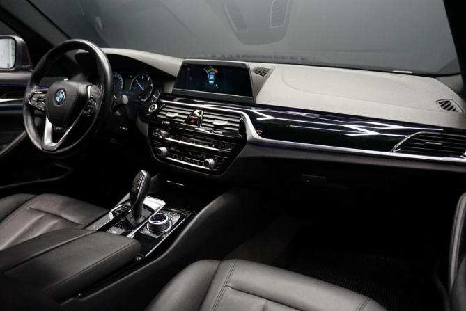 BMW 5 серии VII (G30/G31/G38) с пробегом 2017 года, цена 3 380 000 рублей, 155000 км, седан, Автокод Объявления