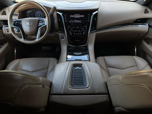 Cadillac Escalade IV с пробегом 2017 года, цена 4 170 000 рублей, 153040 км, внедорожник, Автокод Объявления