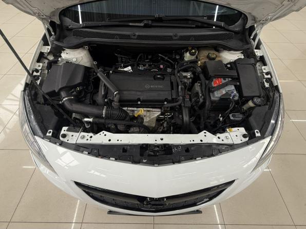 Opel Astra J с пробегом 2011 года, цена 615 000 рублей, 242486 км, хэтчбек, Автокод Объявления