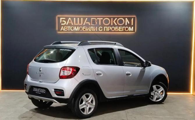 Renault Sandero II с пробегом 2017 года, цена 959 000 рублей, 153999 км, хэтчбек, Автокод Объявления