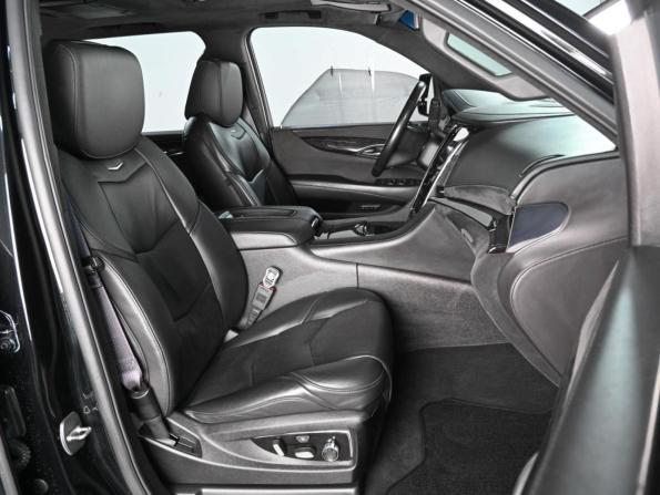Cadillac Escalade IV с пробегом 2016 года, цена 4 500 000 рублей, 107309 км, внедорожник, Автокод Объявления