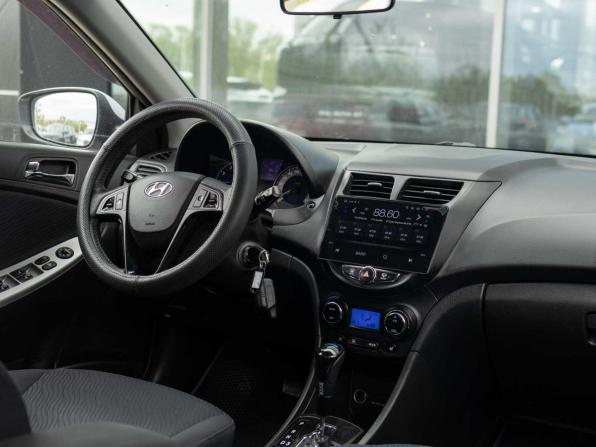 Hyundai Solaris I с пробегом 2013 года, цена 730 000 рублей, 210002 км, седан, Автокод Объявления