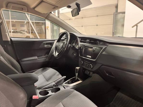 Toyota Auris II с пробегом 2013 года, цена 1 029 900 рублей, 153000 км, хэтчбек, Автокод Объявления