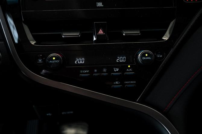 Toyota Camry VIII (XV70) Рестайлинг с пробегом 2021 года, цена 3 250 000 рублей, 61922 км, седан, Автокод Объявления