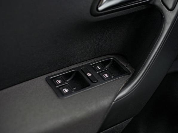 Volkswagen Polo V с пробегом 2013 года, цена 830 000 рублей, 156035 км, седан, Автокод Объявления