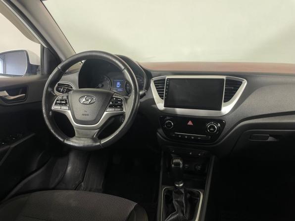 Hyundai Solaris II с пробегом 2019 года, цена 940 000 рублей, 202256 км, седан, Автокод Объявления