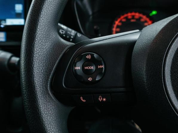 Toyota Roomy I Рестайлинг с пробегом 2021 года, цена 1 050 000 рублей, 107627 км, минивэн, Автокод Объявления