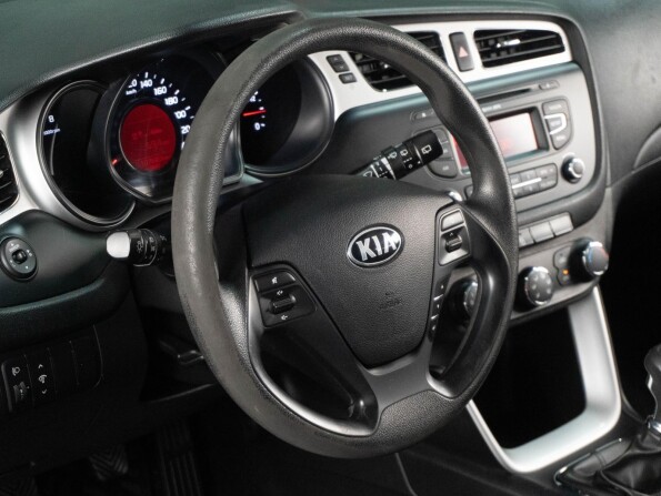 Kia Ceed II с пробегом 2014 года, цена 1 319 000 рублей, 107680 км, универсал, Автокод Объявления