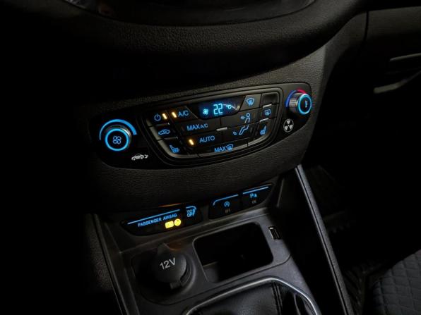 Ford Tourneo Courier I Рестайлинг с пробегом 2021 года, цена 2 220 000 рублей, 90288 км, компактвэн, Автокод Объявления