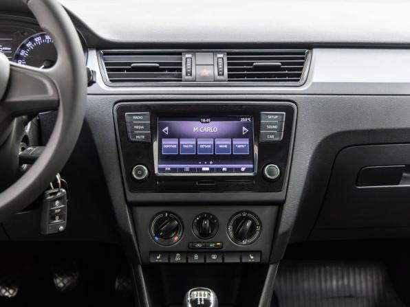 Skoda Rapid I с пробегом 2016 года, цена 998 000 рублей, 120494 км, лифтбек, Автокод Объявления