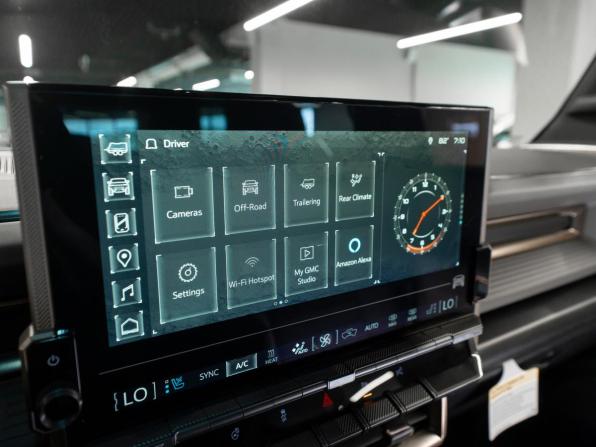 GMC Hummer EV с пробегом 2024 года, цена 18 900 000 рублей, 11 км, внедорожник, Автокод Объявления