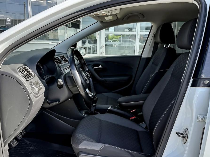 Volkswagen Polo V Рестайлинг Курган  - изображение 11