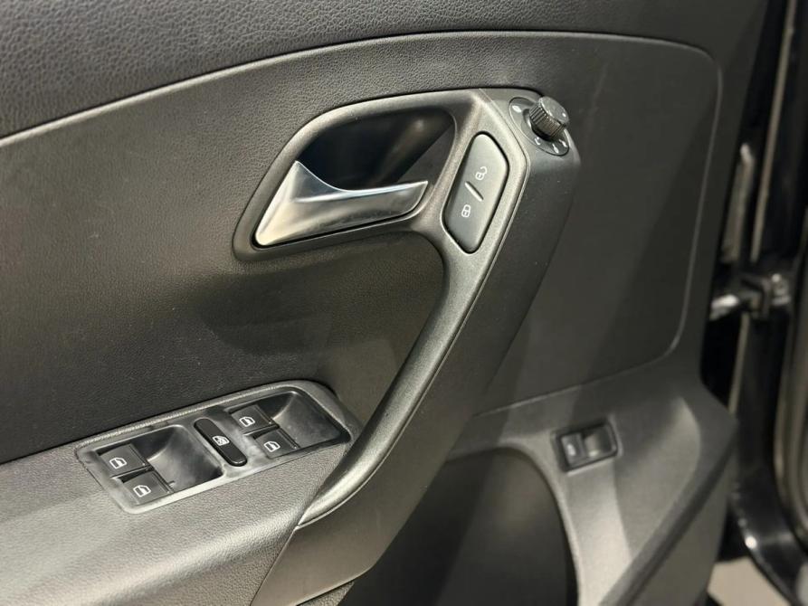 Volkswagen Polo V Рестайлинг Новосибирск  - изображение 19