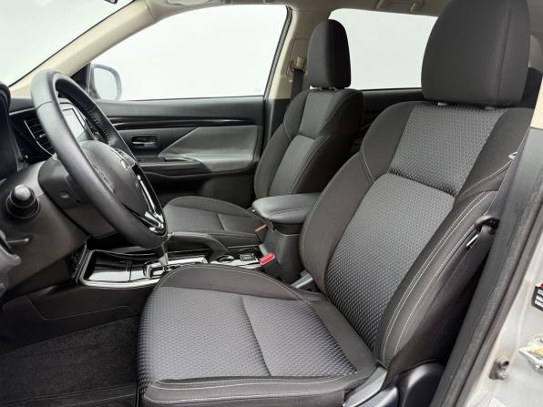 Mitsubishi Outlander III Рестайлинг 3 с пробегом 2021 года, цена 2 470 000 рублей, 49623 км, внедорожник, Автокод Объявления