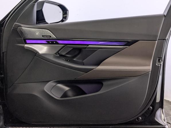 BMW 5 серии VIII (G60/G61/G68) с пробегом 2024 года, цена 7 600 000 рублей, 34956 км, седан, Автокод Объявления